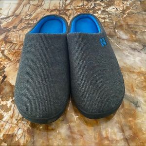 Two-Tone Memory Foam Slippers (Dark Gray/Blue)